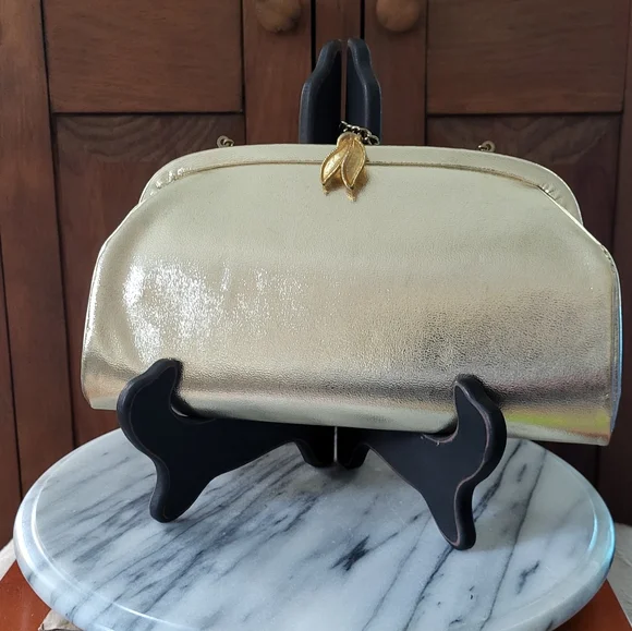 Elegant Gold Women's Clutch - Picture 3 of 15